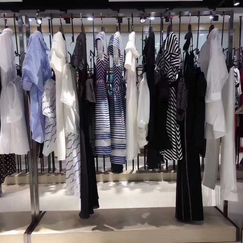 夏季品牌女裝尾貨庫(kù)存走份批發(fā) 廣州服裝、鞋帽與箱包國(guó)內(nèi)貿(mào)易代理全解析